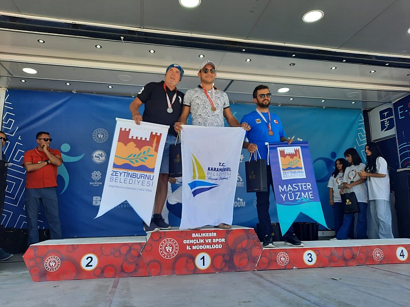 Karamürselli Yüzücüler, Balıkesir Açık Su Yüzme Şampiyonasında Başarıya İmza Attılar	