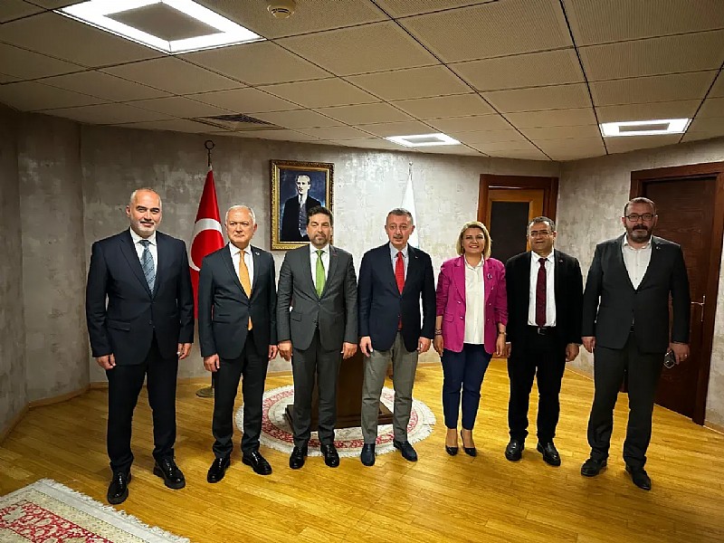 CHP' li belediye başkanlarından Kocaeli Büyükşehir Belediye Başkanı Tahir Büyükakın' a hayırlı olsun ziyareti