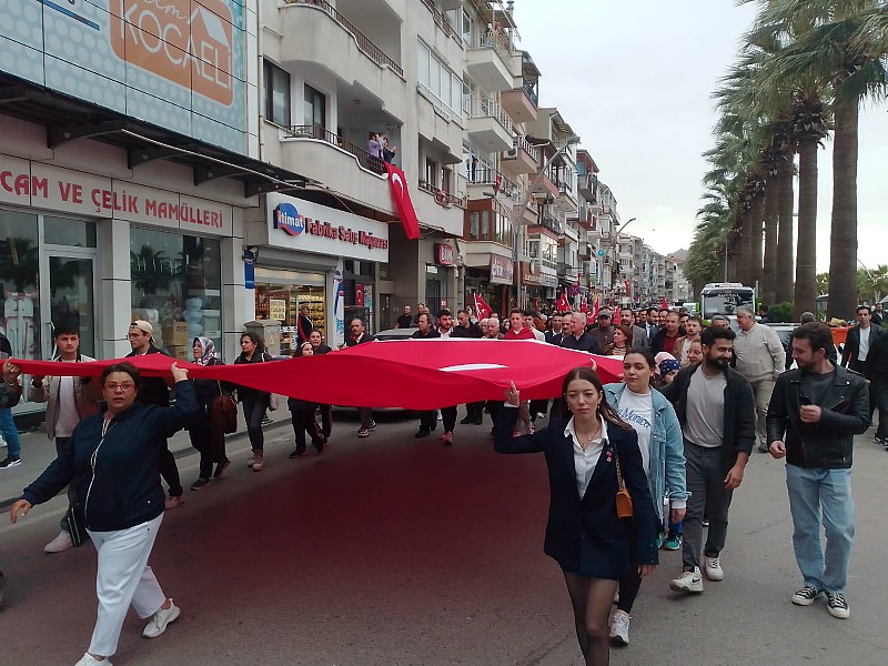 Karamürsel’de 19 Mayıs Gençlik Yürüyüşü