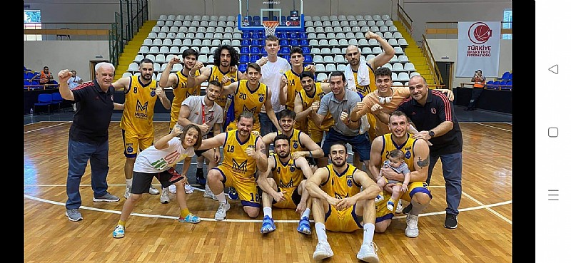 Karamürsel Gençlik Basketbol Takımı 2. Lige Çıktı