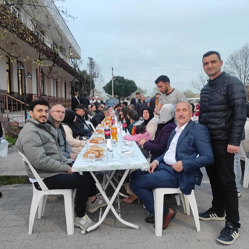 S.S.Altınova Kaytazdere Kamyoncular Kooperatifi İftar Yemeğinde	