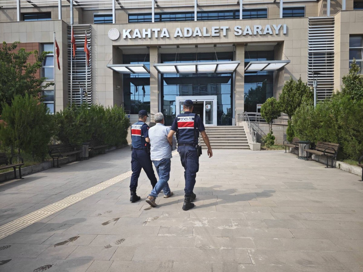 Adıyaman’da 10 yıl kesinleşmiş hapis cezası bulunan firari yakalandı