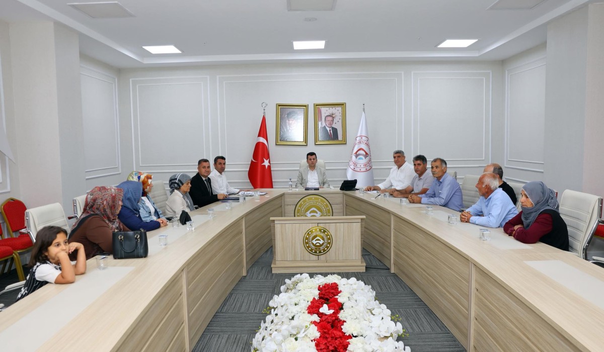 Vali Vekili Kapar’dan istihdam odaklı buluşma: İş Arayan Vatandaşlara Yönlendirme Desteği