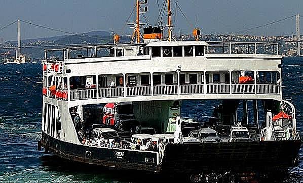 Kocaeli’de Gölcük ve Körfez arasında arabalı vapur için sözleşme imzalandı