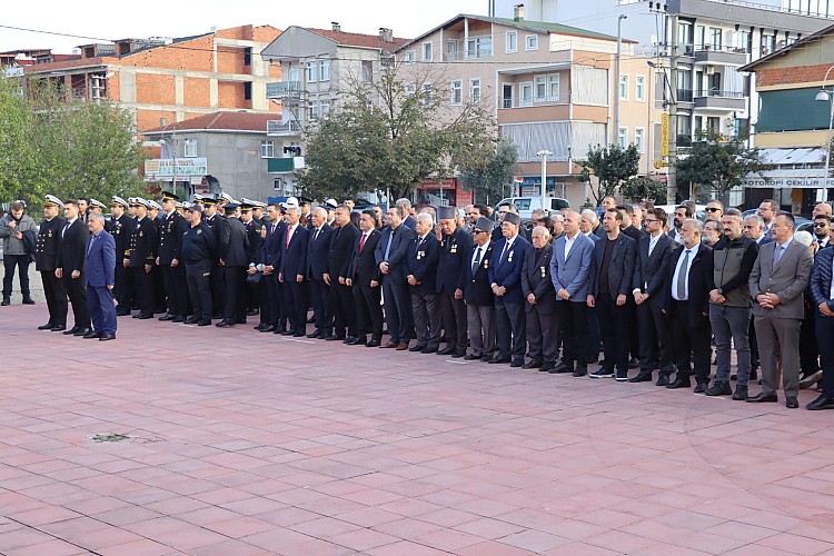 Altınova’da Atatürk duygu yüklü bir törenle anıldı