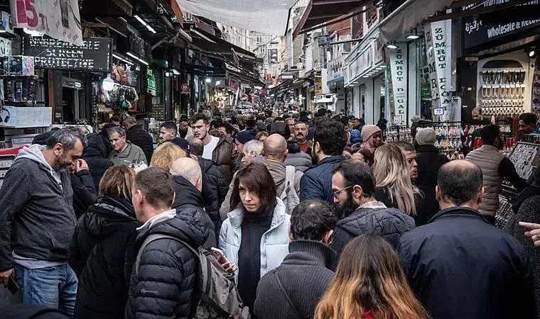 Enflasyon asgari ücretli ve emekliyi vurdu: Yapılan zam cebe girmeden eridi!