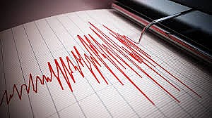 10 dakika arayla peş peşe korkutan deprem!