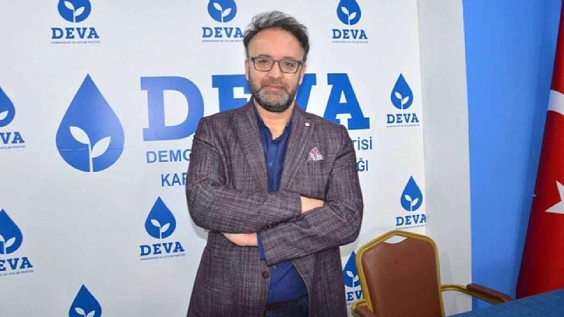 Cüneyt Yücetepe, ilçe başkanı görevinden ve partisinden istifa etti!