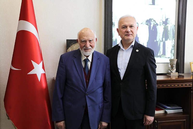 Geçmiş dönem Diyanet İşleri Başkanı Süleyman Ateş’ ten Karamürsel Belediye Başkanı Ahmet Çalık’a ziyaret