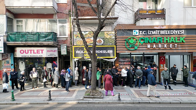 İzmit Halk Et’e büyük ilgi: İlk gün stoklar tükendi!