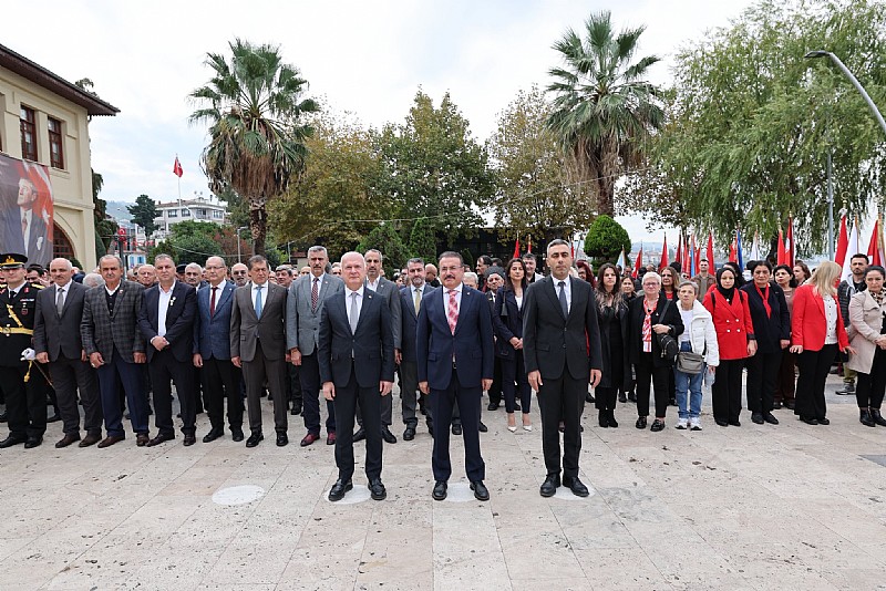 Karamürsel’de 29 Ekim Cumhuriyet Bayramı Coşkusu  Karamürsel’de 29 Ekim Cumhuriyet Bayramı Coşkusu