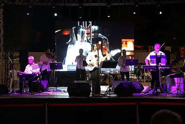 Karamürsel’in Kurtuluş Haftası’nda Sanat, Müzik ve Eğlenceli Günler Devam Ediyor