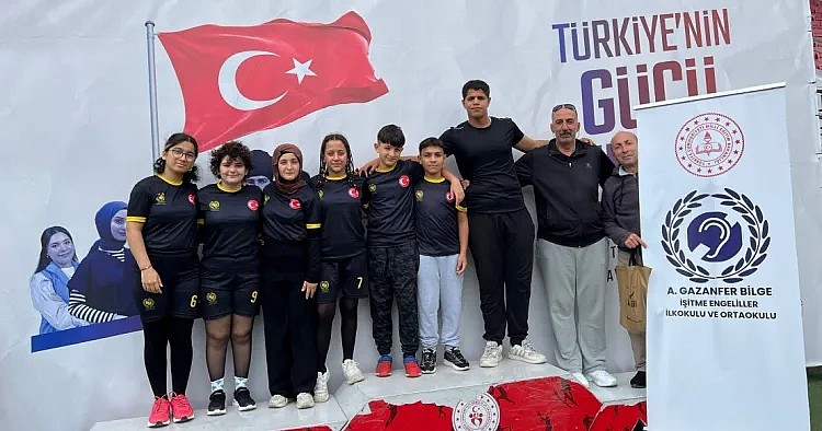 Karamürsel’in işitme engelli öğrencileri Türkiye’yi gururlandırdı