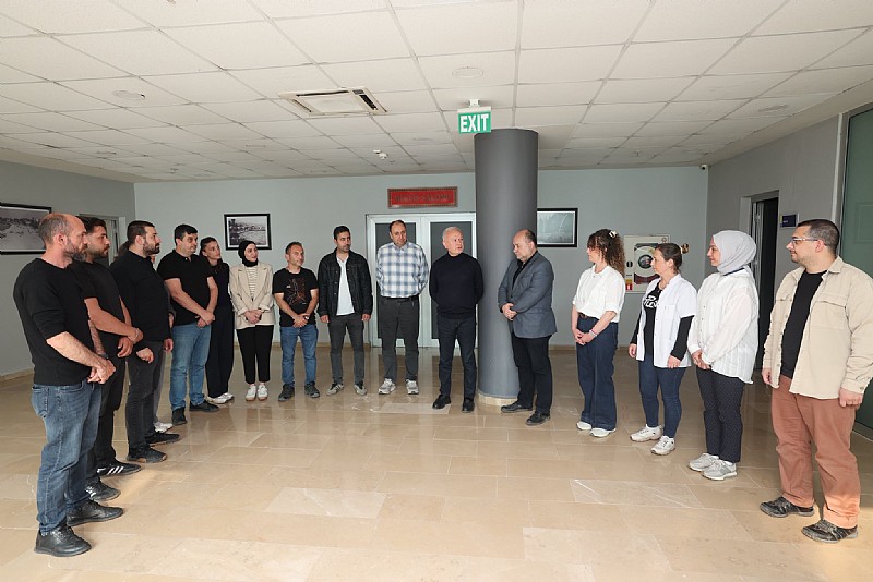 Karamürsel Belediye Başkanı Ahmet Çalık, personeliyle bayramlaştı