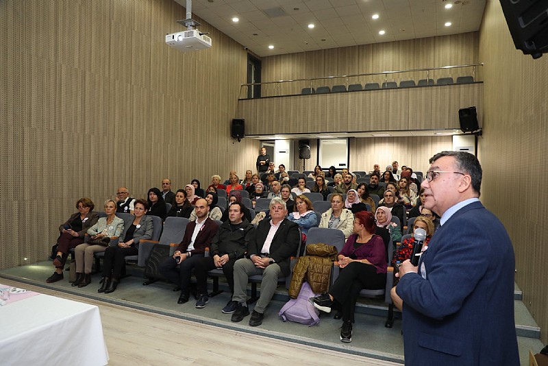Karamürsel’de Meme Kanserine Karşı Farkındalık Semineri Düzenlendi