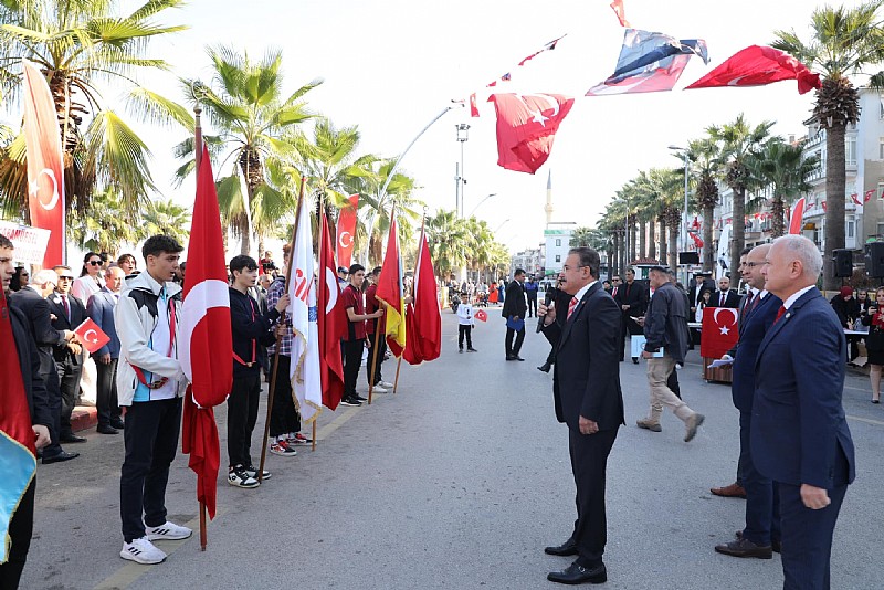 Karamürsel’de Cumhuriyet Bayramı Coşkulu Kutlanıyor	