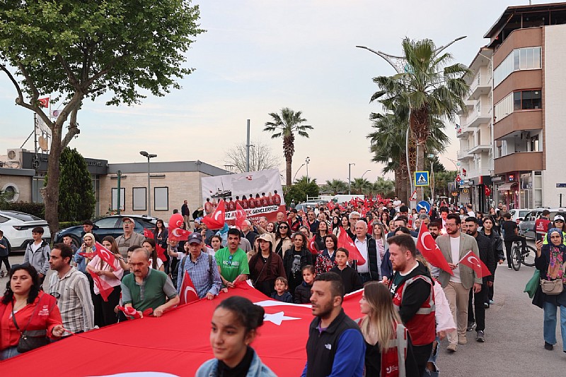 Karamürsel’de gençlik yürüyüşü ve konserler