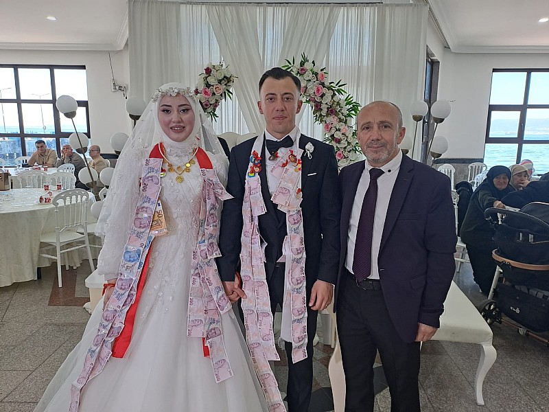 Bedriye ile Abdulhamit Evlendi