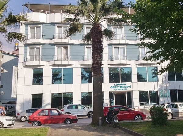 Karamürsel Öğretmenevi Hizmet Binasındaki Restoran, Düğün Salonu ve Lokal İçin İhale Açıldı