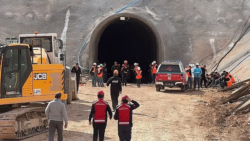 Hızlı tren inşaatında kaya düştü: 1 işçi öldü