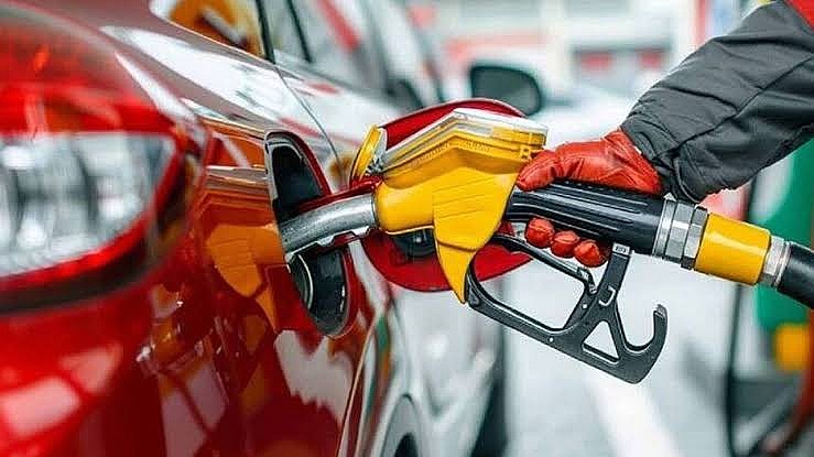 Motorine bir gecede 6,75 TL zam bekleniyor	