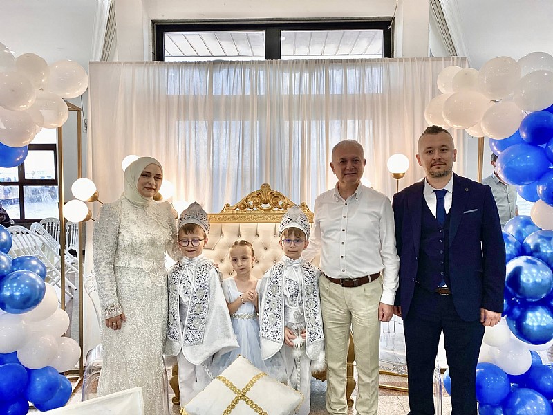 Ömer ve Hamza Delikanlı Oldu