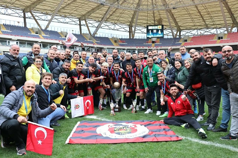 Gölcük İşitme Engelliler Spor Kulübü Türkiye Şampiyonu Oldu