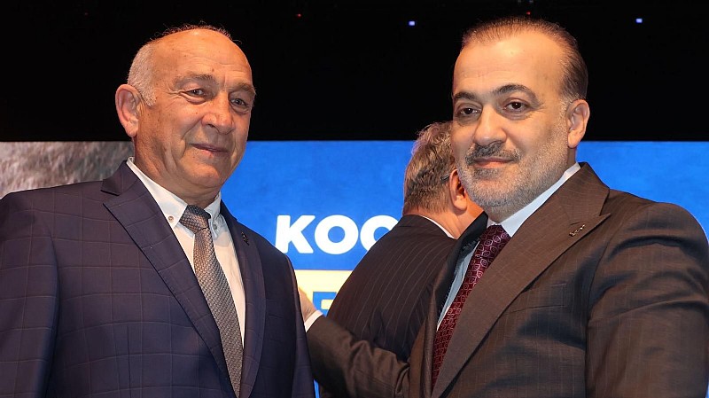 CHP’den istifa etmişti: Ümmet Aktaş’a AK Parti rozeti takıldı