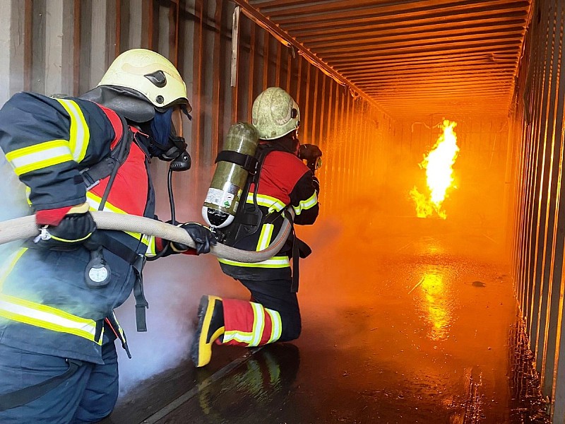 Karamürsel’de bir işyerinde yangın çıktı